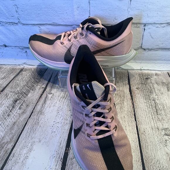 NIKE Women’s Zoom Pegasus 35 Turbo Running Shoe / Size: 8.5 - Picture 2 of 11